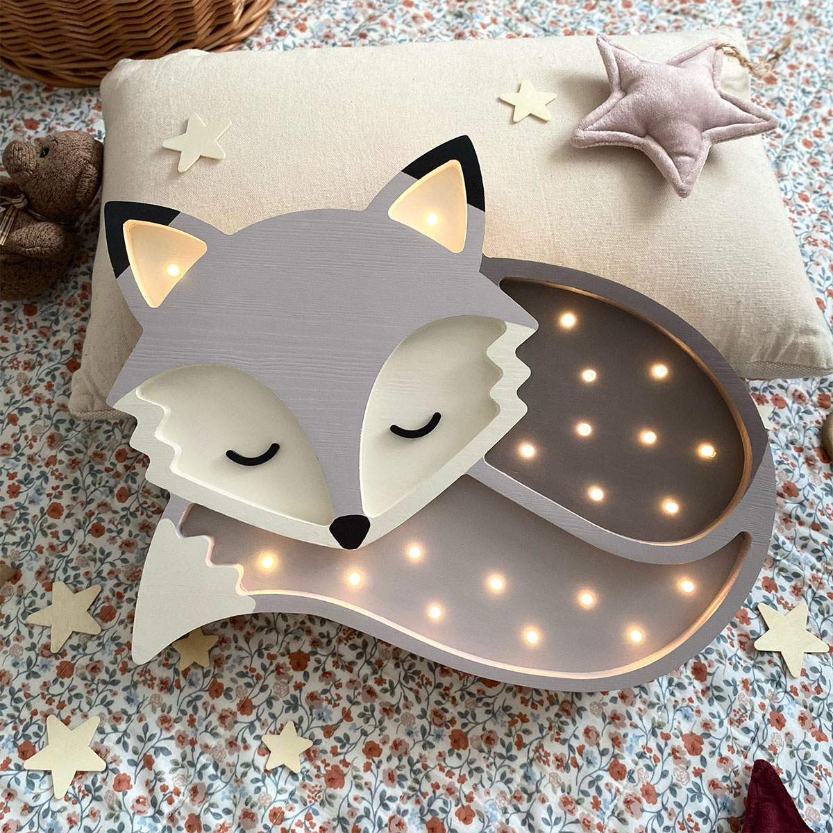 LED Kinderleuchte Fuchs aus Holz, grau, handgemacht