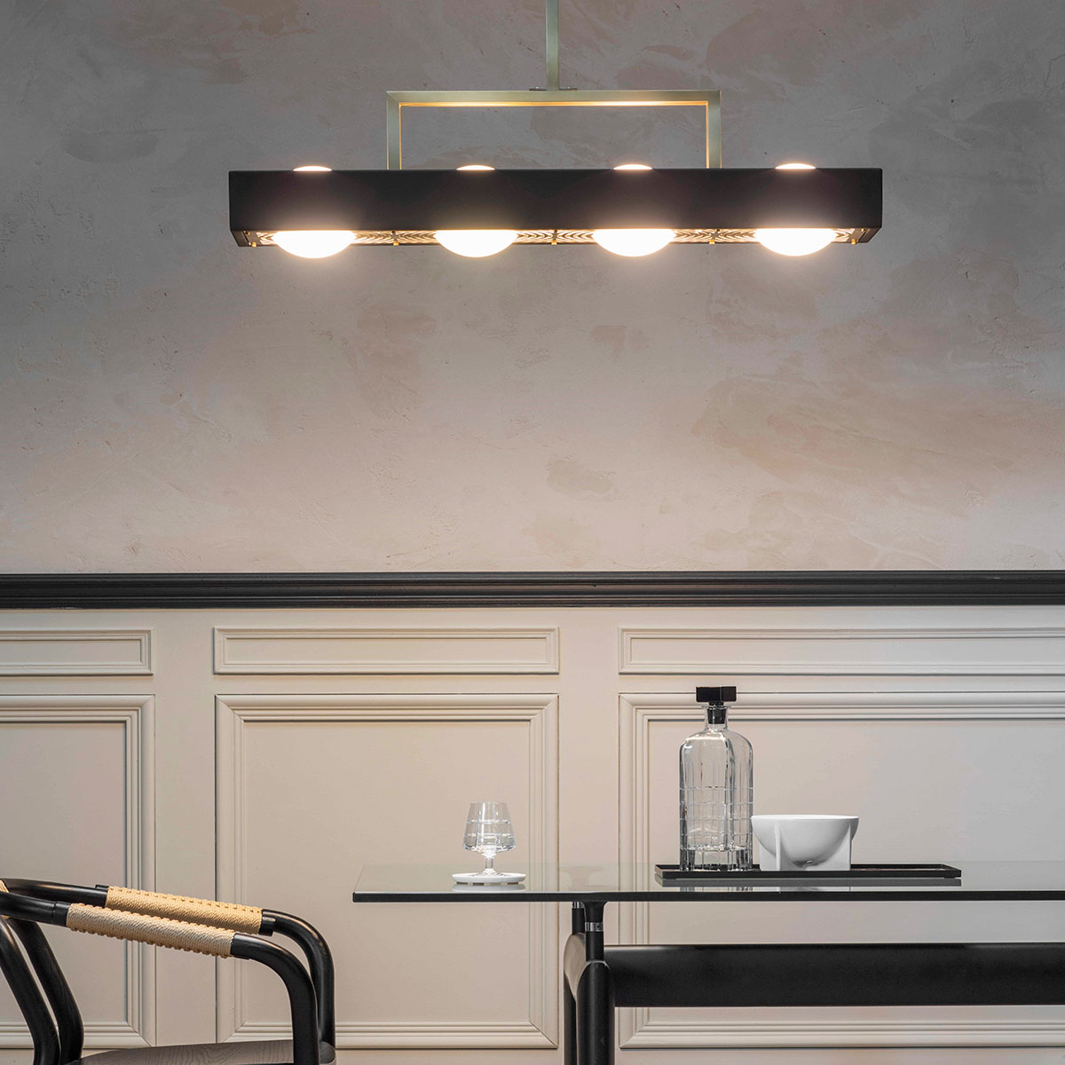 gleichmäßige Beleuchtung: Bert Frank Kernel Pendelleuchte, Rot, 4-flammig – gefertigt aus goldfarbene Oberfläche und gebürstetes Aluminium und Glas, handgefertigt