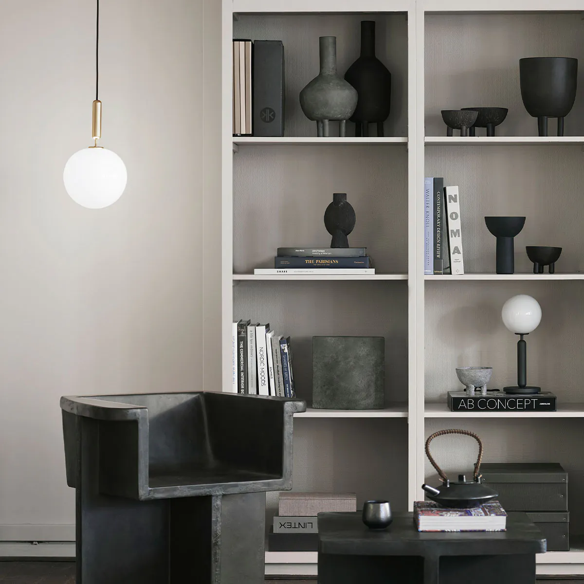 Nuura Miira 1 Large Pendelleuchte, Ø: 20 cm Designerleuchte – mundgeblasenes Glas, in Weiß, inspiriert von Regentropfen, warmem Licht, ideal für Wohnzimmer