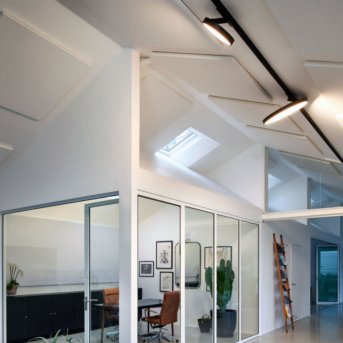 DeltaLight MULTINOVA 30 PIVOT 930 ADM DIM5 Schienenstrahler, Ø: 30 cm MULTINOVA 30 PIVOT 930 ADM DIM5 Schienenstrahler, Ø: 30 cm, Weiß, DALI – hochwertige Innenbeleuchtung, Akzentbeleuchtung für Esszimmer schwenkbar & drehbar