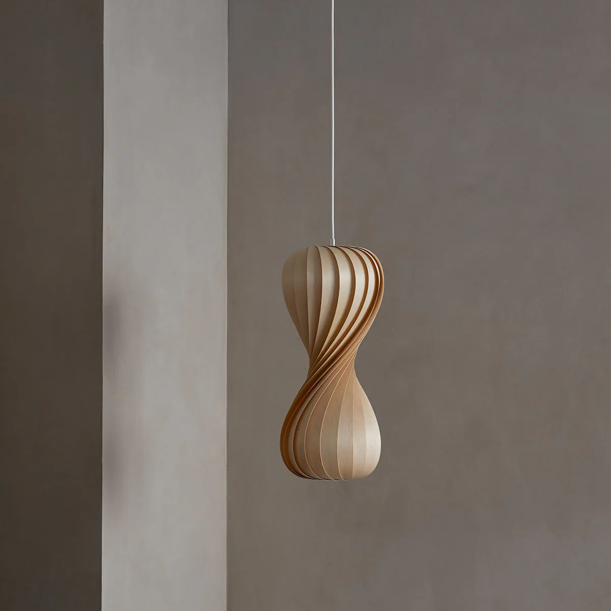 Tom Rossau TR7 Pendelleuchte Birke Natur Ø: 25 cm, H: 145 cm