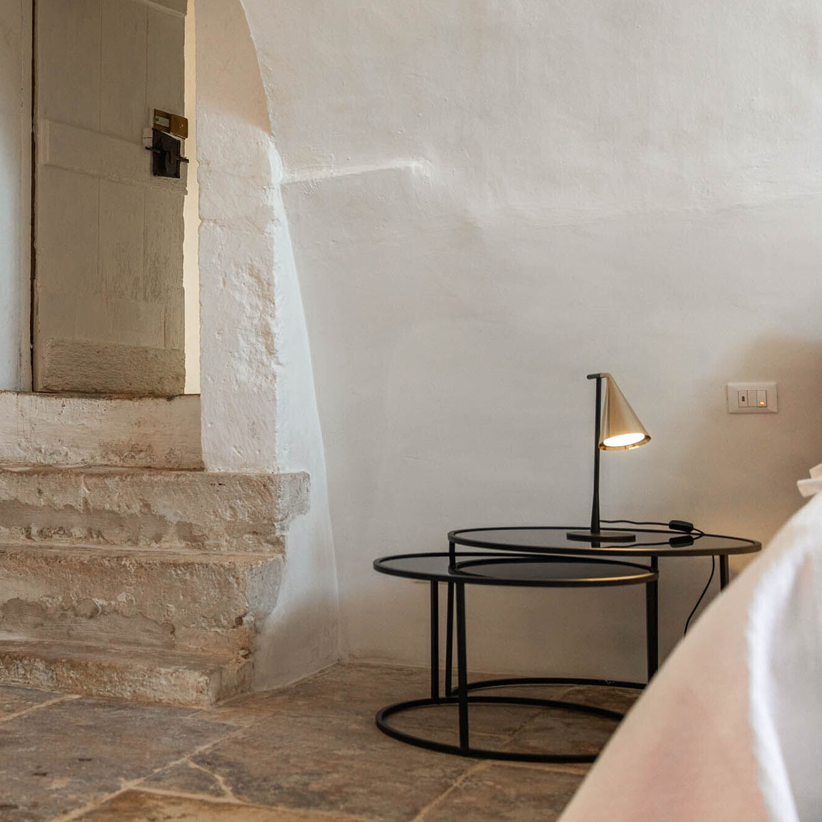 Gordon 561.31 Tischleuchte H: 45 cm, Schwarz Matt Gordon 561.31 Tischleuchte H: 45 cm, Schwarz Matt & Schwarz Chrom