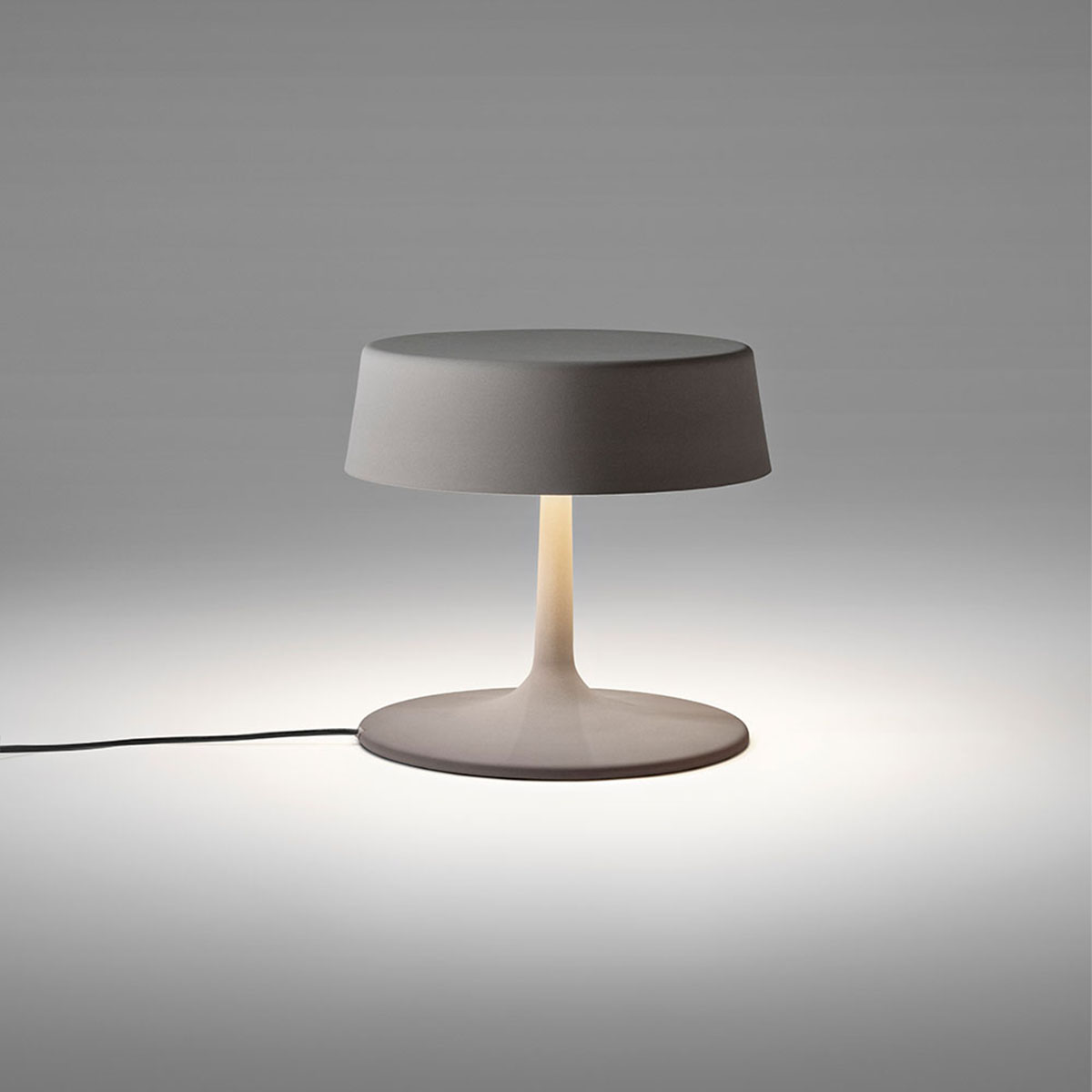 Penta Light Designerleuchte China 0308-01 Small Tischleuchte, Ø: 23 cm, H: 22,5 cm Tischlampe – Metall mit Grauem Finish, italienisches Premium-Design, diffuse Beleuchtung, sorgt für stilvolle Akzente im Wohnzimmer, ideal für Nachttisch, Beistelltisch ode