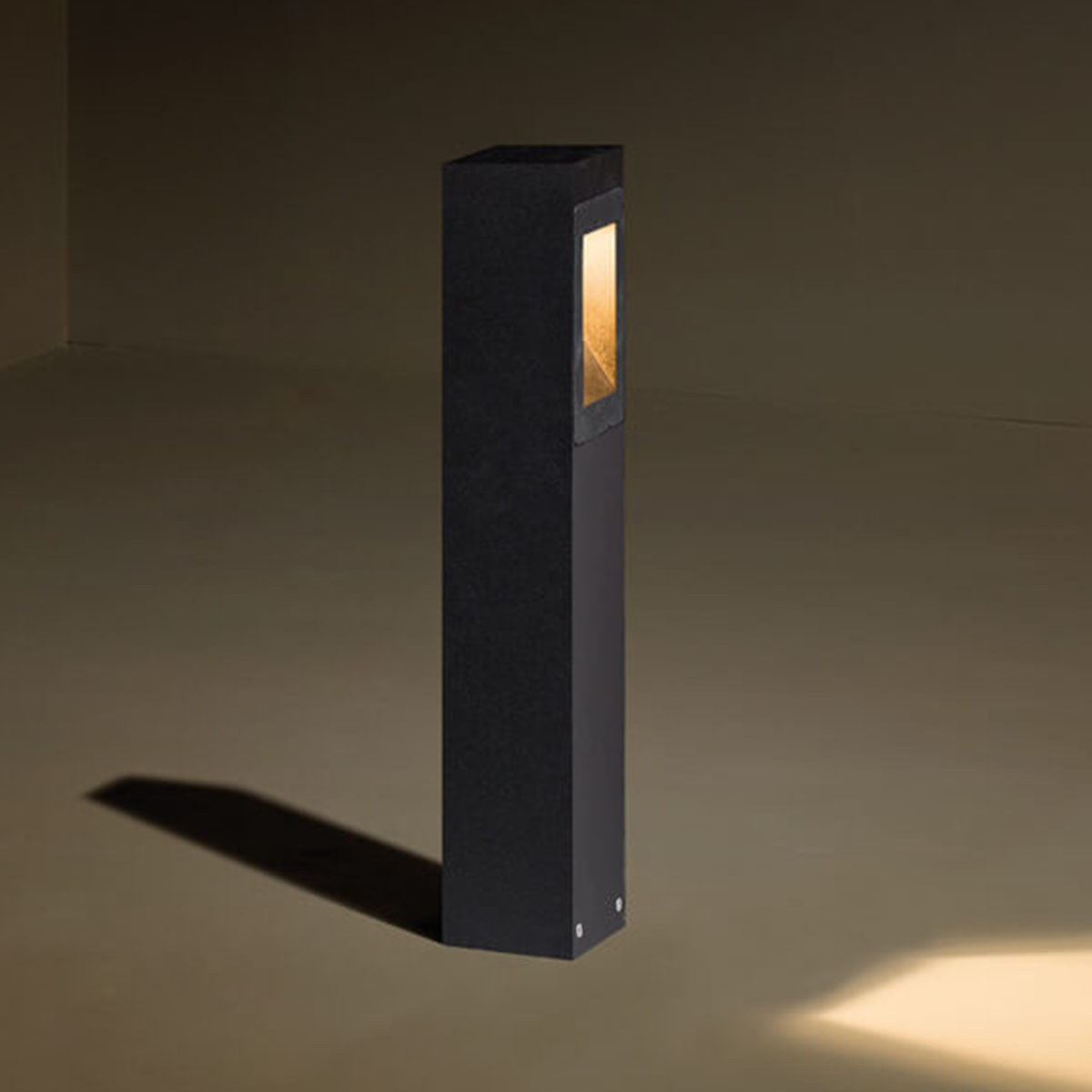 Guardian 595 Pollerleuchte, Textured Black, 2700K, H: 59,5 cm Guardian 595 Pollerleuchte, Textured Black, 2700K, H: 59,5 cm