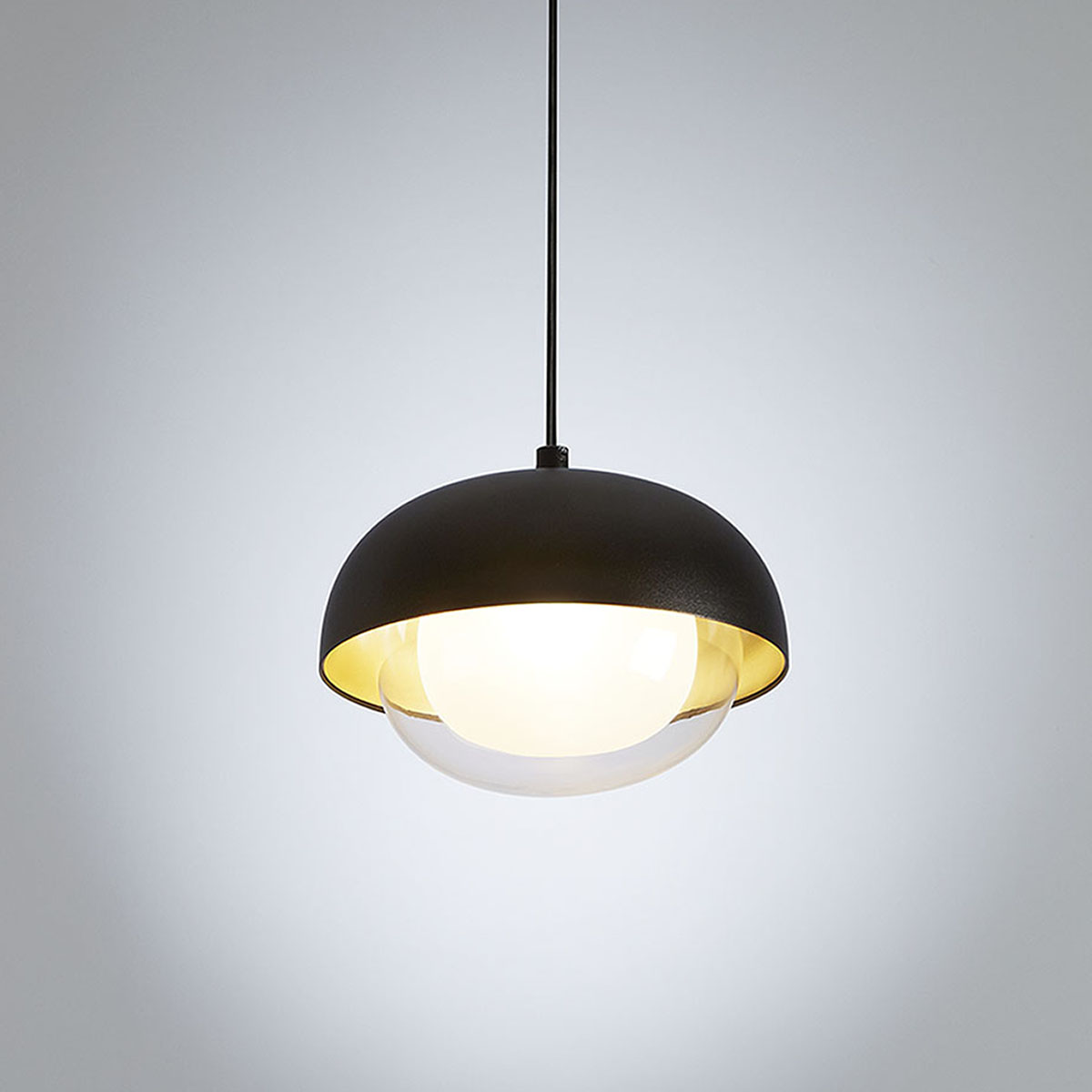 Tooy_Muse_554-22 TOOY Muse 554.22 Pendelleuchte Ø: 20 cm, Schwarz & Messing – diffuses, blendfreies Licht