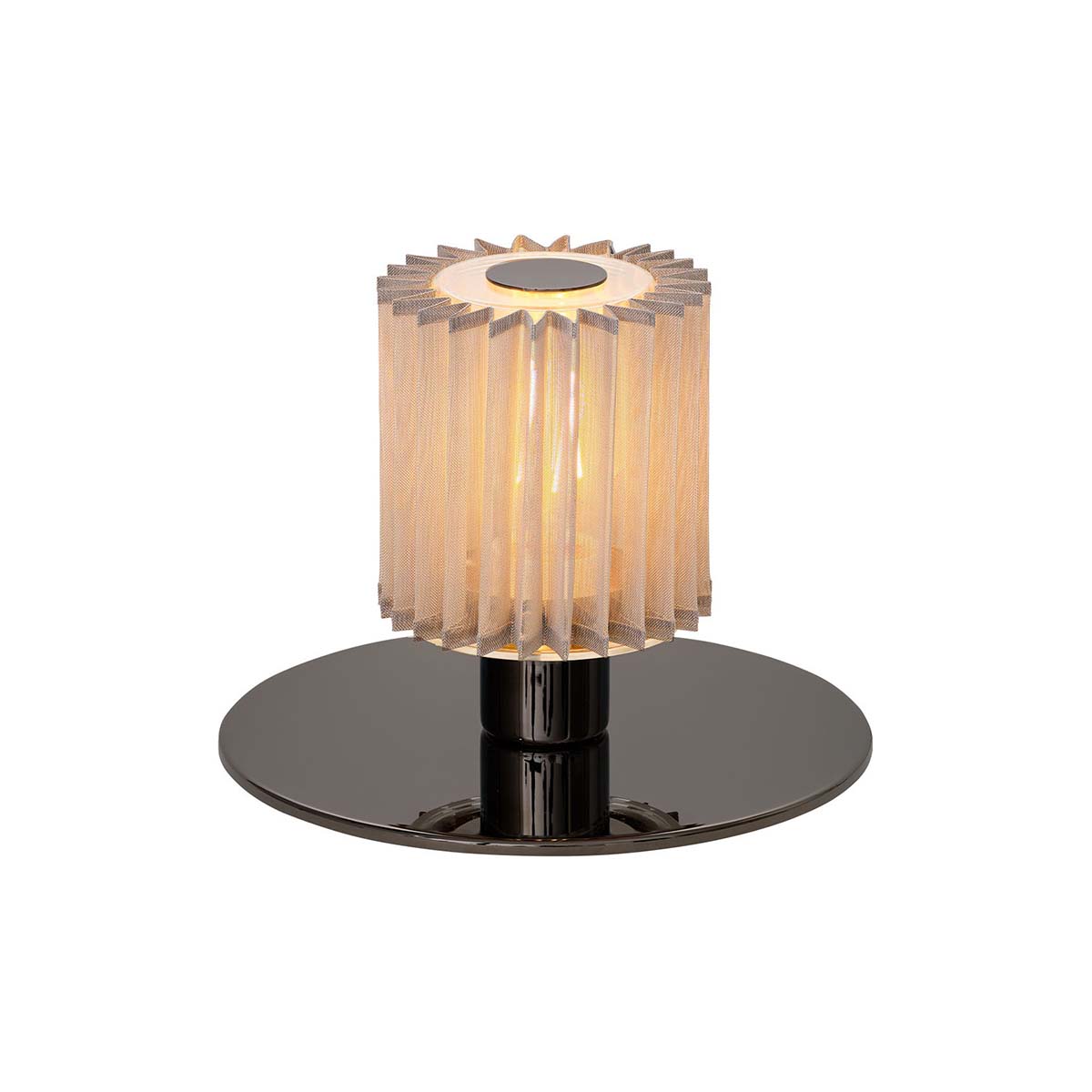 DCW Editions In The Sun Table 220 Schwarz-Silber – kontrastreiche Tischleuchte mit schwarzem Sockel und silbernem Faltenschirm, verbindet industrielle Eleganz mit sanfter Beleuchtung