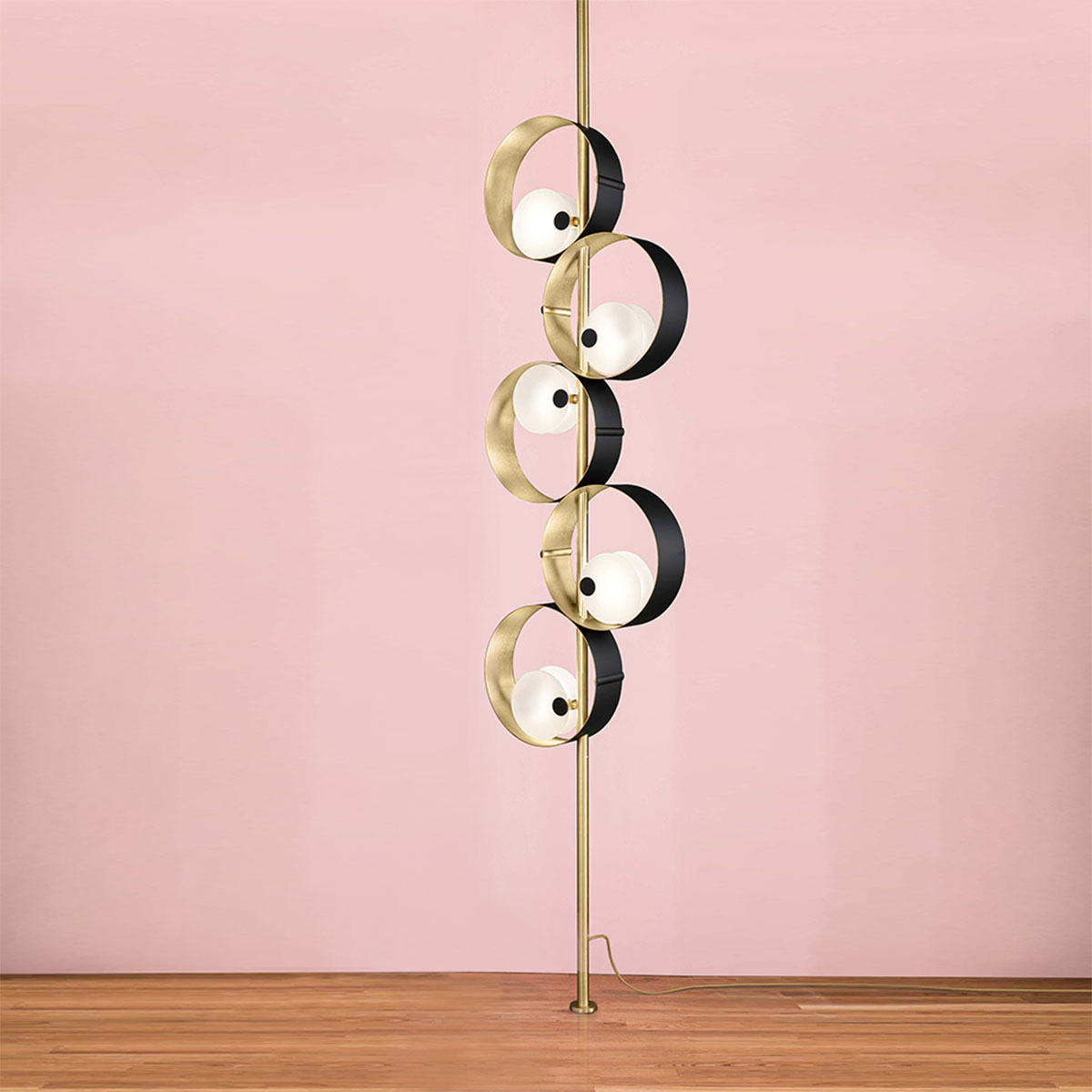 Sound STL5 Stehleuchte, H: 225 cm, 5-flammig, Messing gebürstet & Schwarz matt, Retrofit