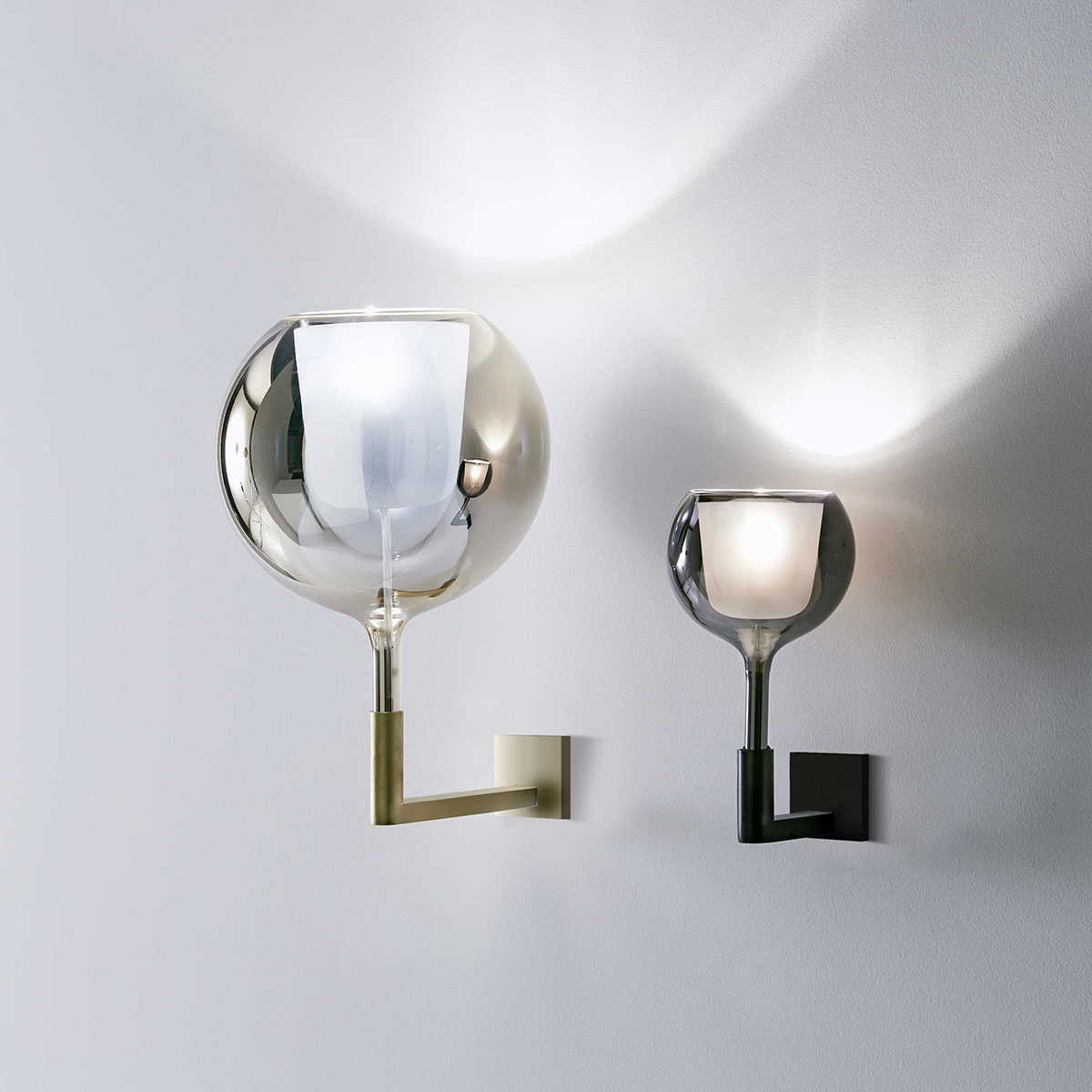 Penta Light Designerleuchte Glo 0811-30 Wandleuchte Wandstrahler – Glaskugel in Transparent Glas, mundgeblasen,, weiche Lichtstimmung, unterstreicht das Ambiente im Arbeitszimmer, perfekt für Flur, Schlafzimmer oder Treppenhaus