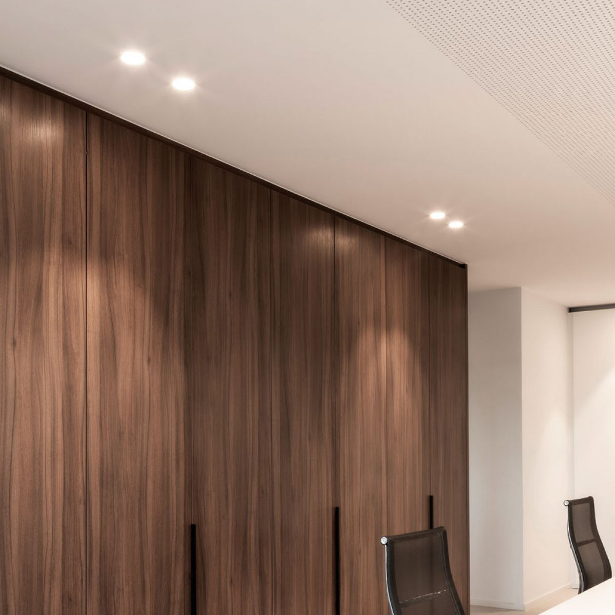 DEEP RINGO LED 92733 Einbaustrahler, Ø: 8,1 cm , Schwarz, Extra-Warmweiß 2700K DEEP RINGO LED 93033 Einbaustrahler, Ø: 8,1 cm, Klavier Schwarz, Warmweiß 3000K