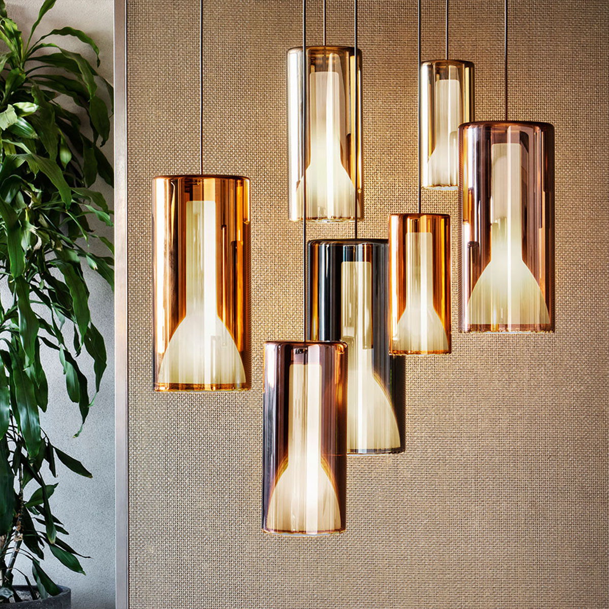 Penta Light Lit 1912-21 Small Pendelleuchte Glaspendel – handgefertigtes Glas in Violet Glas,, eleganter Lichtschein, unterstreicht das Ambiente im Arbeitszimmer, exklusive Designerleuchte von Penta Light, ideal über Esstisch, Küche oder Wohnzimmer