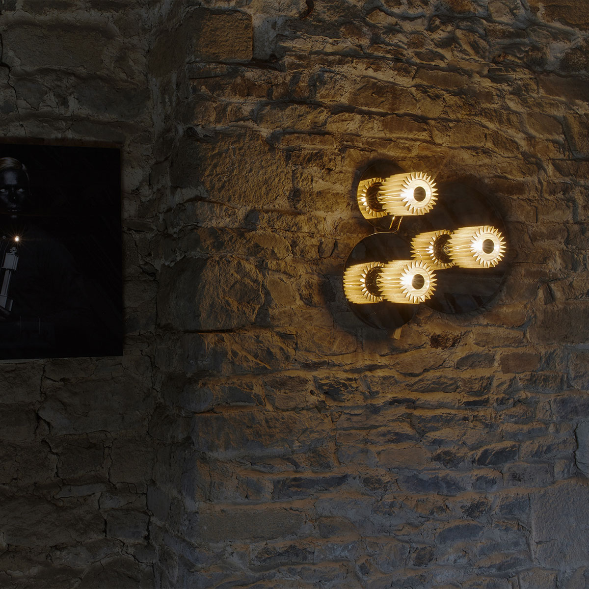 In The Sun 190 Wandleuchte Gold, Netz Gold Ø 19 cm – stilvolle Designerleuchte von DCW Editions ideal im Schlafzimmer In The Sun 380 Wandleuchte Silber, Netz Silber Ø 38 cm – stilvolle Designerlampe des Herstellers DCW Editions geeignet für den Eingangsbereich