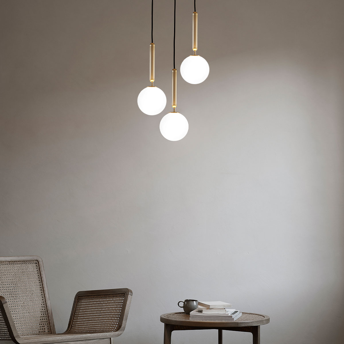 Miira 3 Pendelleuchte, Ø: 31 cm, Steingrau, Glas transparent Miira 3 Pendelleuchte, Ø: 31 cm, Messing, Opalglas