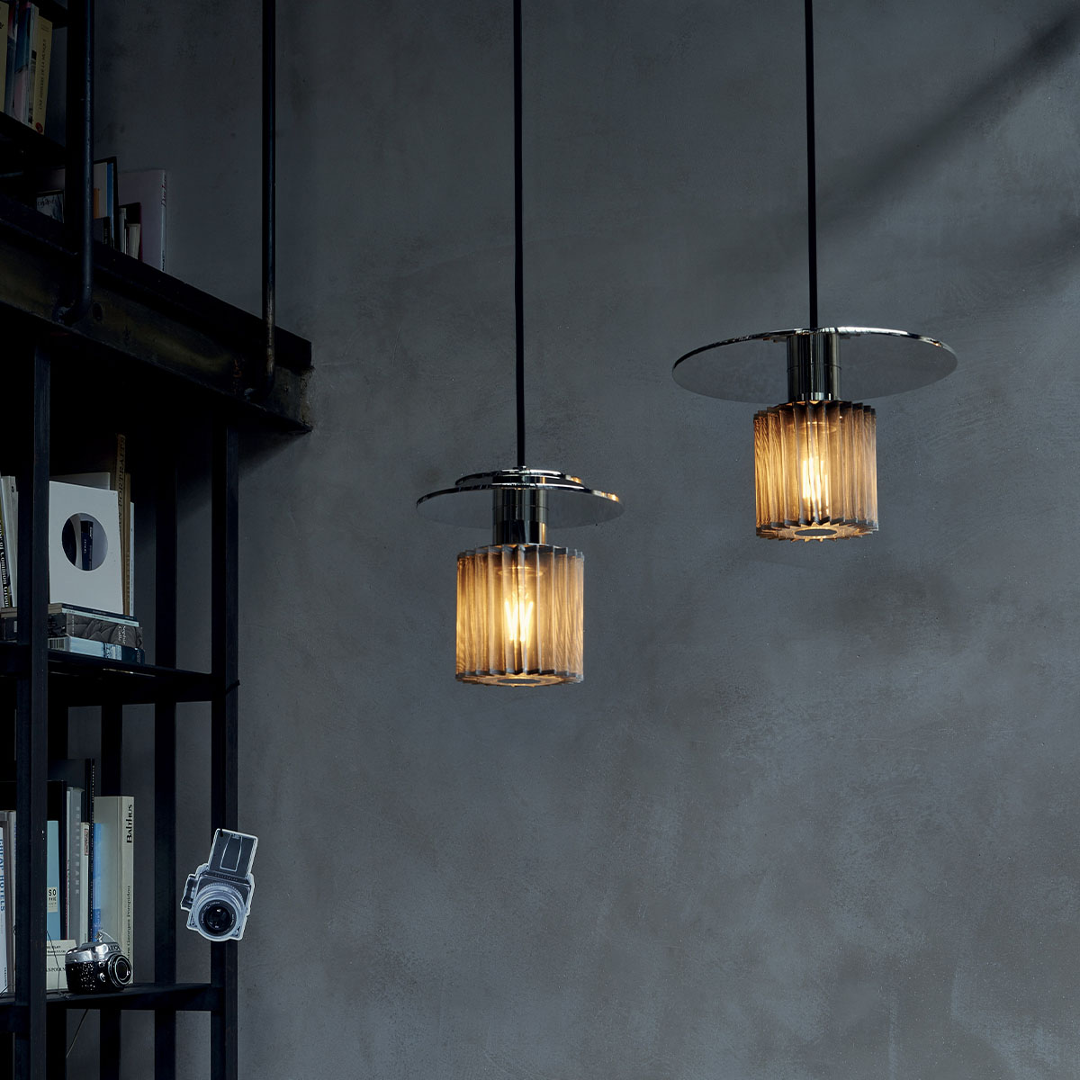 In The Sun 190 Pendelleuchte Gold, Netz Gold Ø 19 cm – elegante Designerlampe des Herstellers DCW Editions geeignet für die Küche In The Sun 270 Pendelleuchte Silber, Netz Silber Ø 27 cm – moderne Designerleuchte aus dem Hause DCW Editions ideal über einer Kochinsel