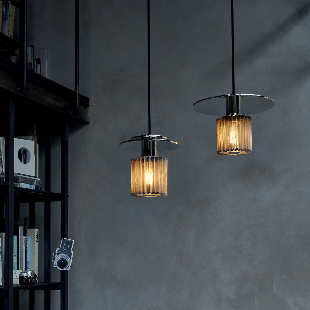 In The Sun 270 Pendelleuchte Silber, Netz Silber Ø 27 cm – moderne Designerleuchte aus dem Hause DCW Editions ideal über einer Kochinsel