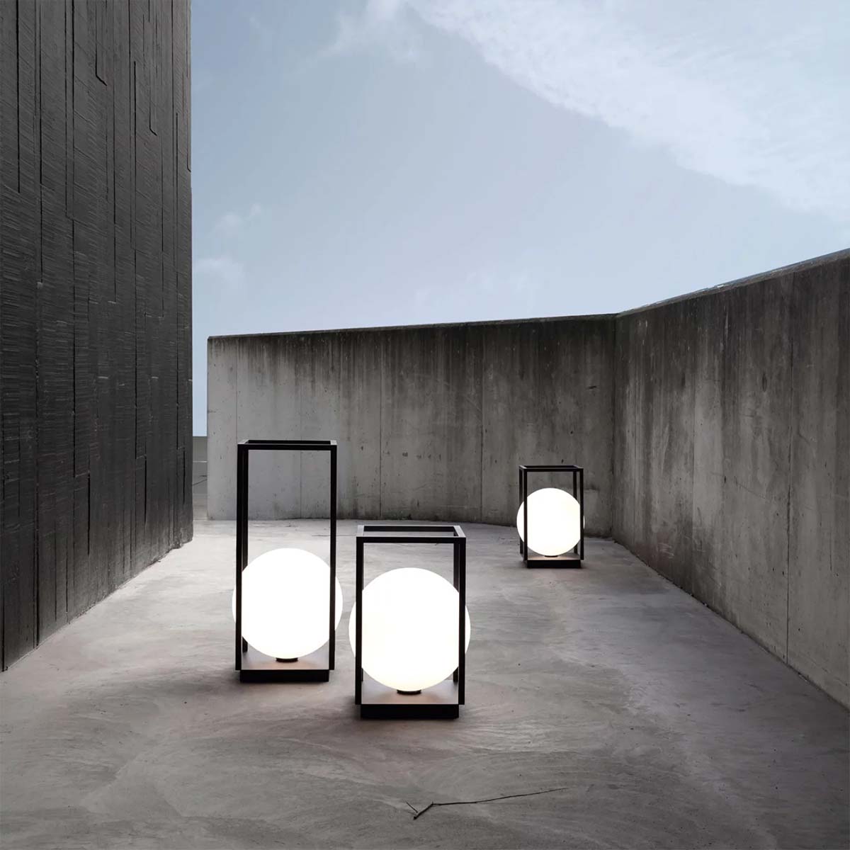 Delta Light OONO F60 930 Stehleuchte, Anthrazit, H: 60,5 cm, Warmweiß 3000K