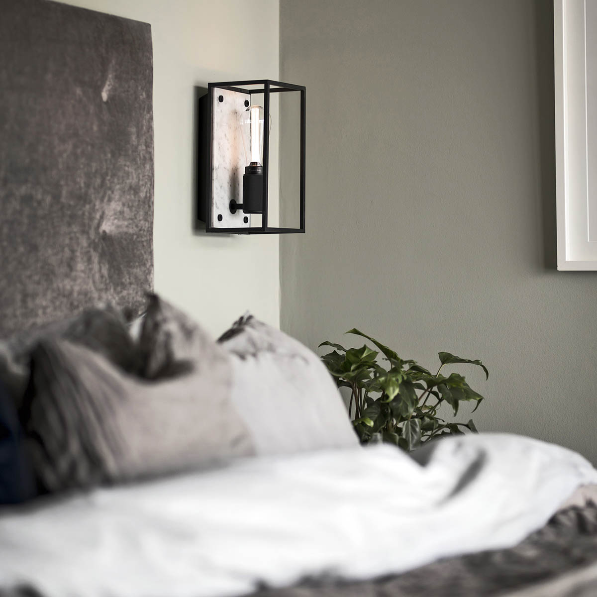 buster-punch-caged-wall-mood-07 Buster + Punch Caged Wall Wandleuchte mit Marmor, X-Large, Weißer Marmor