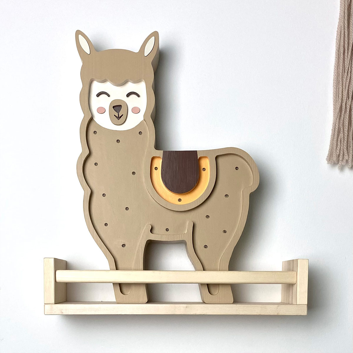 LED Kinderleuchte Lama aus Holz, handgemacht