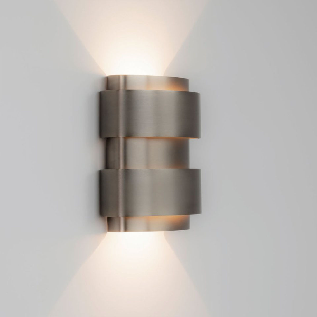 BAND-OH! 930 DIM8 Wandleuchte, B: 17,5 cm, H: 20 cm, Gebürstete Alte Bronze, Warmweiß 3000K
