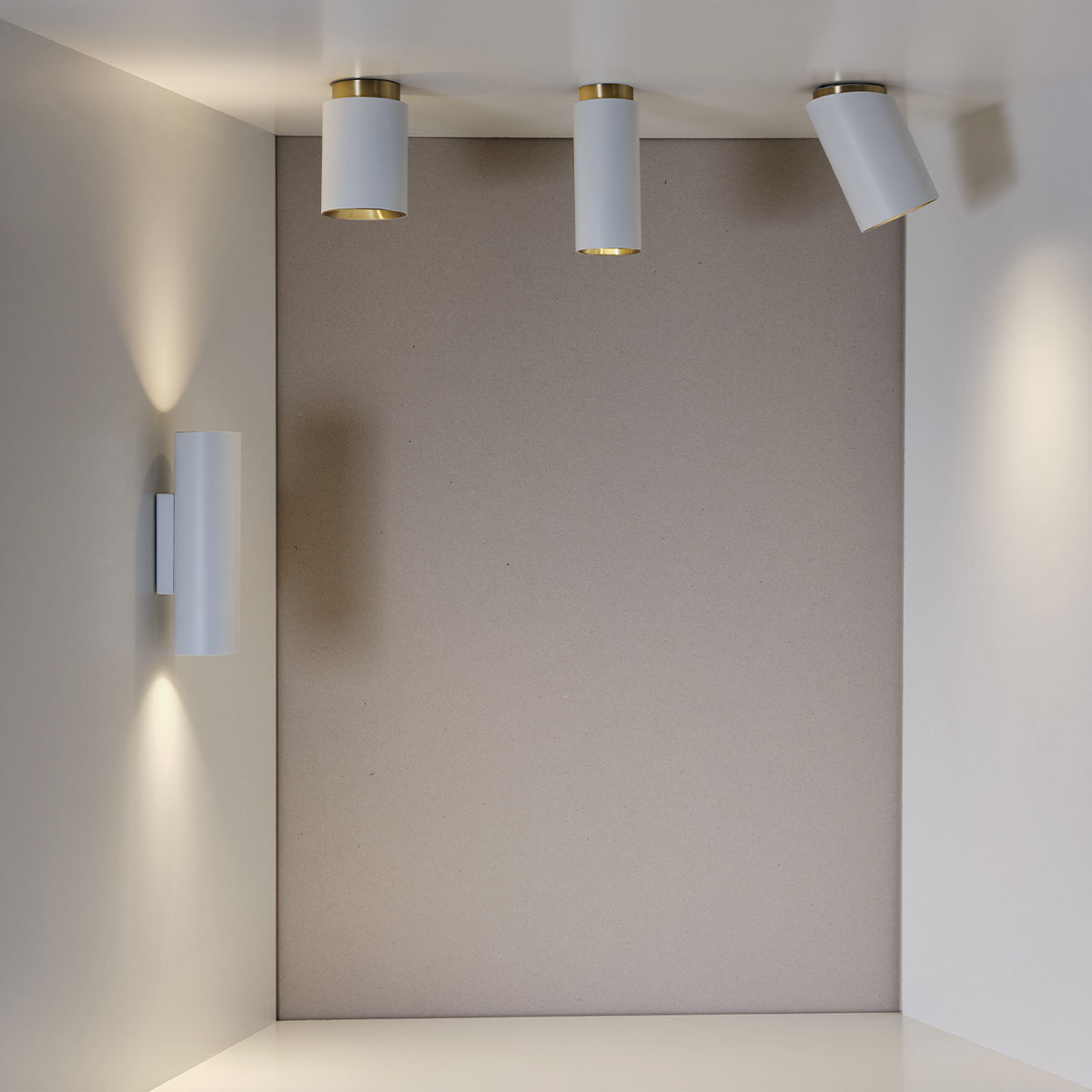 Tobo C85 Diag Deckenleuchte, Ø: 8,5 cm, H: 14,6 cm Weiß – stilvolle Designerlampe von DCW Editions Tobo C85 Diag Deckenleuchte, Ø: 8,5 cm, H: 14,6 cm Schwarz – exklusive Designerlampe aus dem Hause DCW Editions