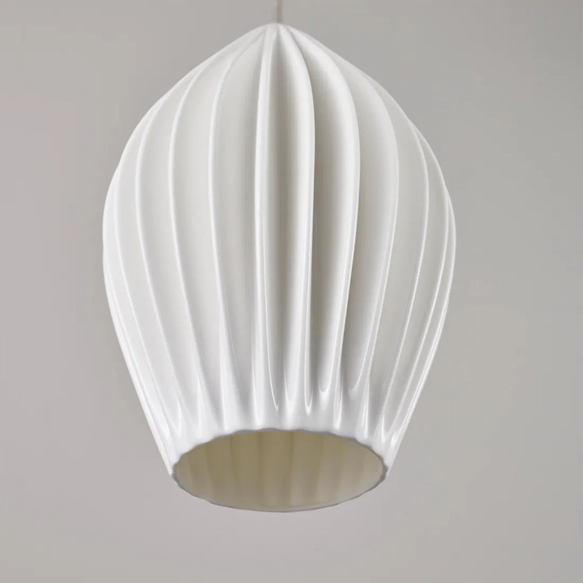 Fin Medium Pendelleuchte, Ø: 13 cm Fin Large Pendelleuchte, Ø: 18 cm