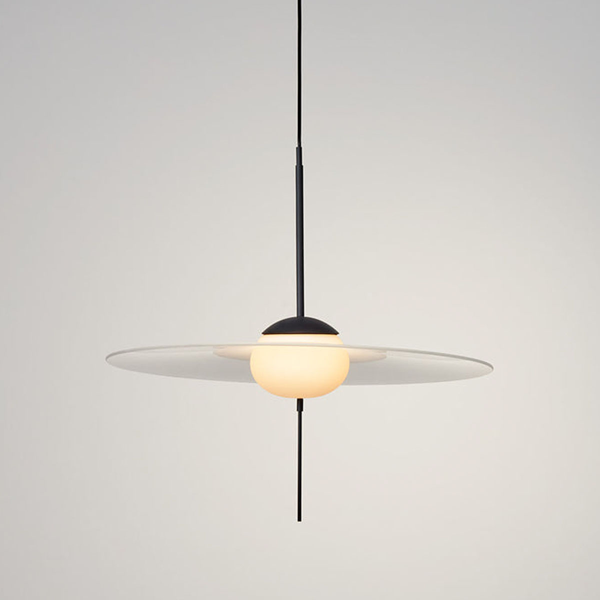 DCW Editions Mono L600 Pendelleuchte Ø: 60 cm Schwarz Modern – Detailansicht aus Schwarz, minimalistisch für Küche