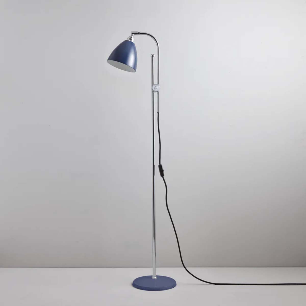 Task Stehleuchte, H: 134 - 175 cm, Blau