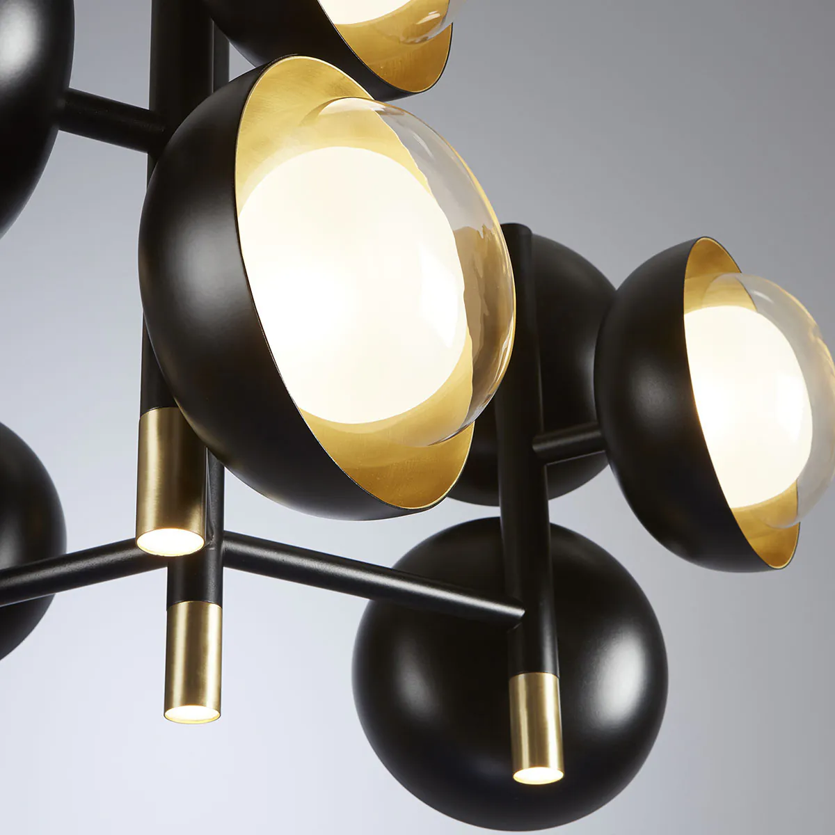 Muse 554.13 Pendelleuchte 13-flammig Ø: 80 cm, Schwarz & Kupfer