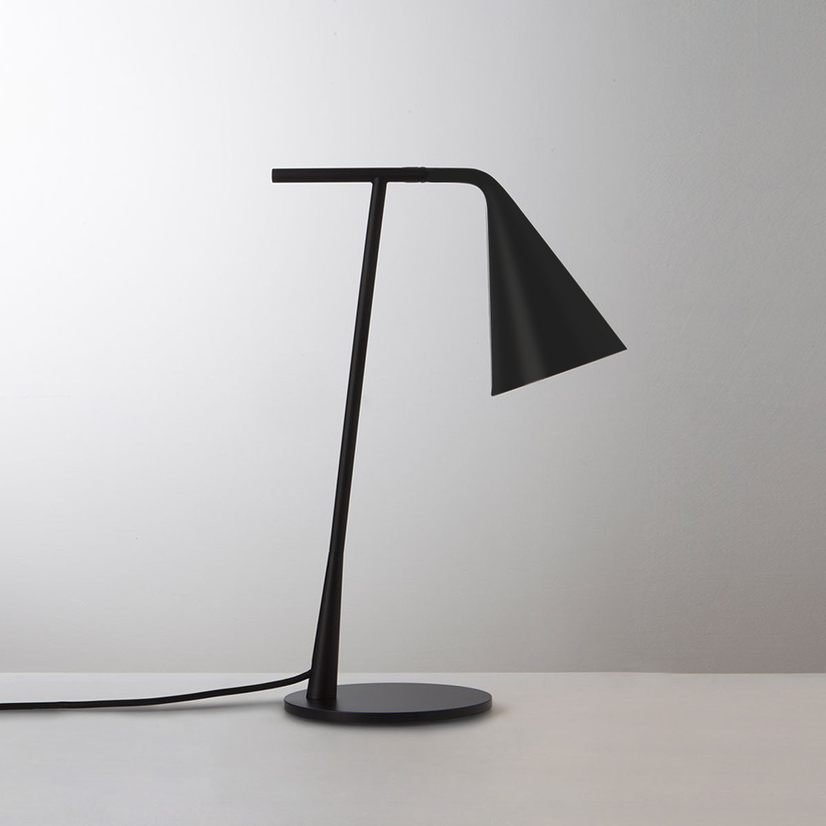 Gordon 561.31 Tischleuchte H: 45 cm, Schwarz Matt