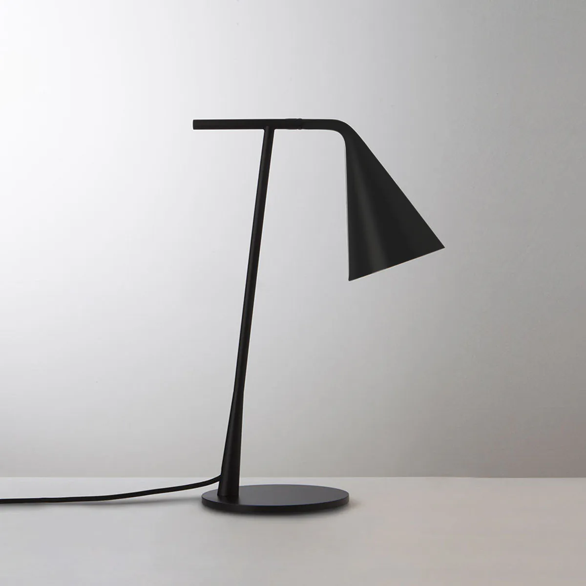 Gordon 561.31 Tischleuchte H: 45 cm, Schwarz Matt