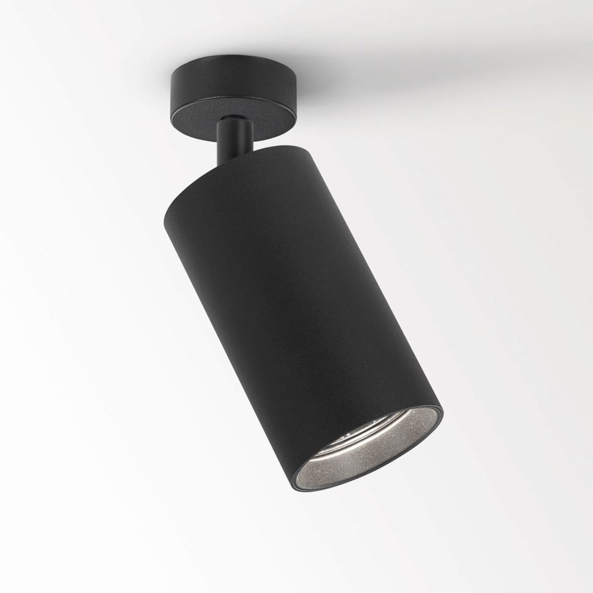 SPY 90 ON 1 92718 DIM1 Aufbaustrahler, Ø: 9 cm, L: 16,5 cm, Schwarz, Extra-Warmweiß 2700K, 18° SPY 90 ON 1 93045 DIM1 Aufbaustrahler, Ø: 9 cm, L: 16,5 cm, Schwarz, Warmweiß 3000K, 45°