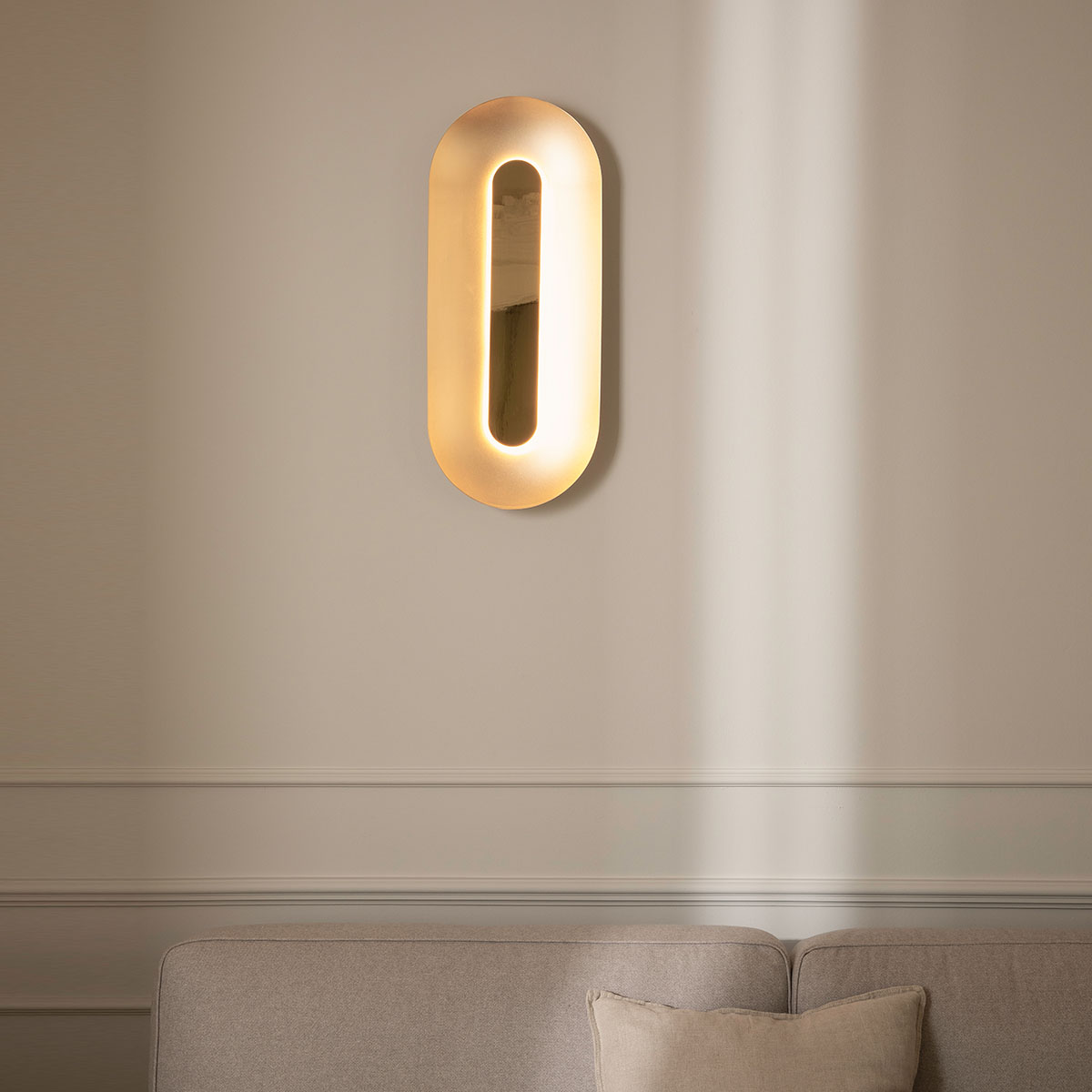 Sasi Large Wandleuchte, H: 65 cm, Messing