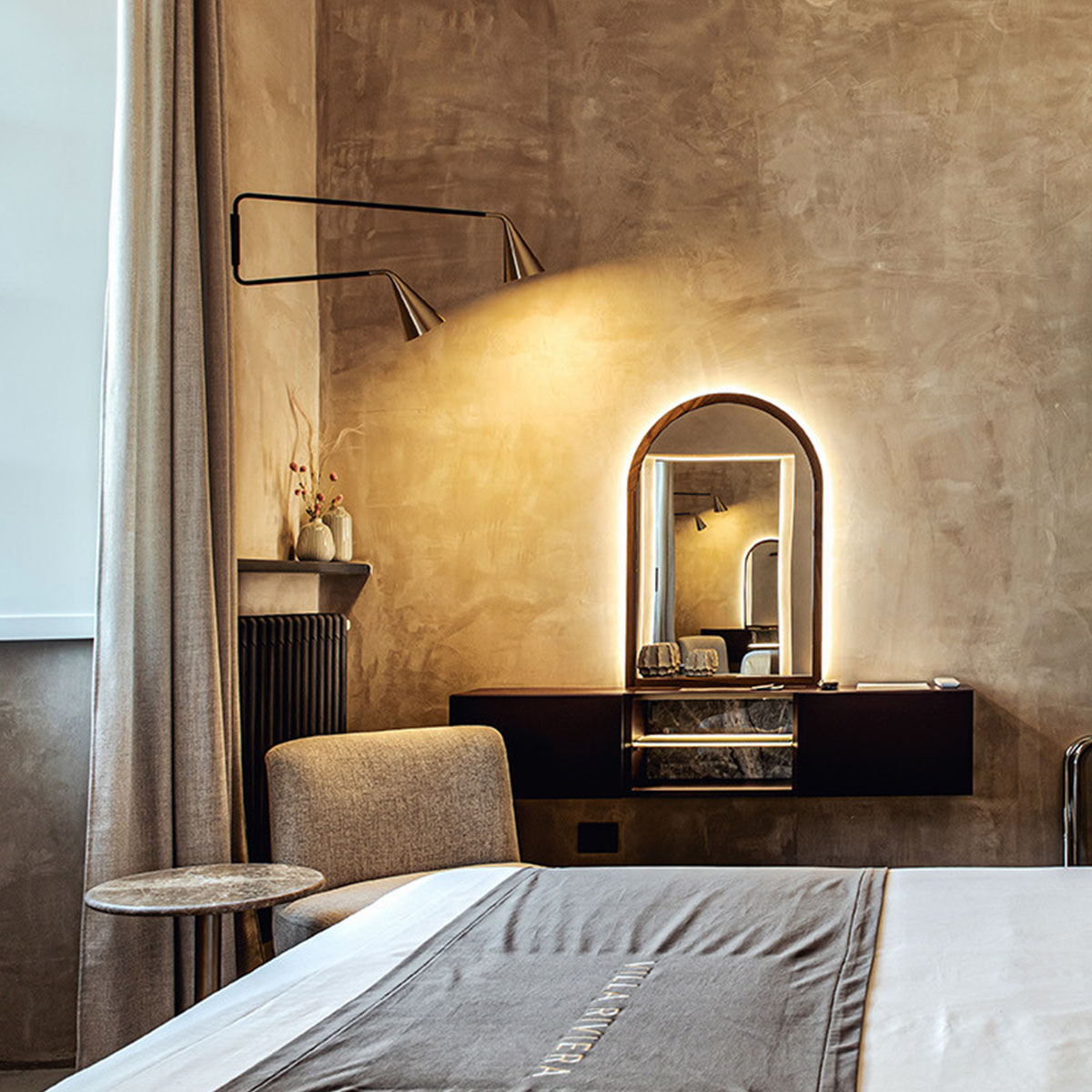 Gordon 561.48 Wandleuchte 2-flammig, Schwarz Matt Gordon 561.48 Wandleuchte 2-flammig, Schwarz Matt & Schwarz Chrom