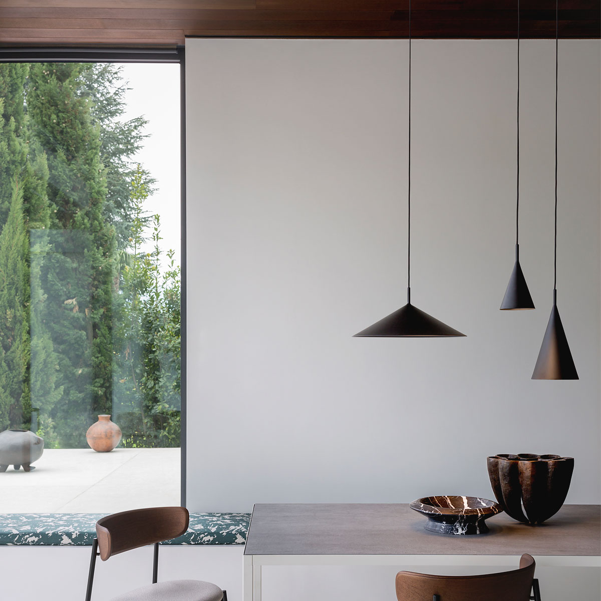 Gordon 561.21 Pendelleuchte, Schwarz Matt Ø: 12 cm Gordon 561.24 Pendelleuchte Ø: 44 cm, Schwarz Matt & Schwarz Chrom