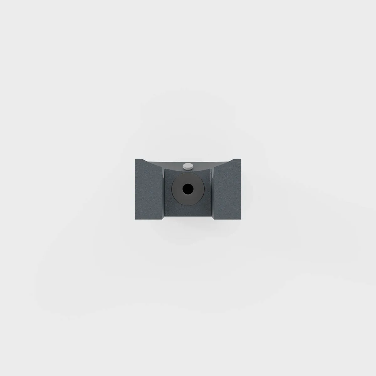 Rechteckiges Zubehör mit einer Aussparung von hinten betrachtet