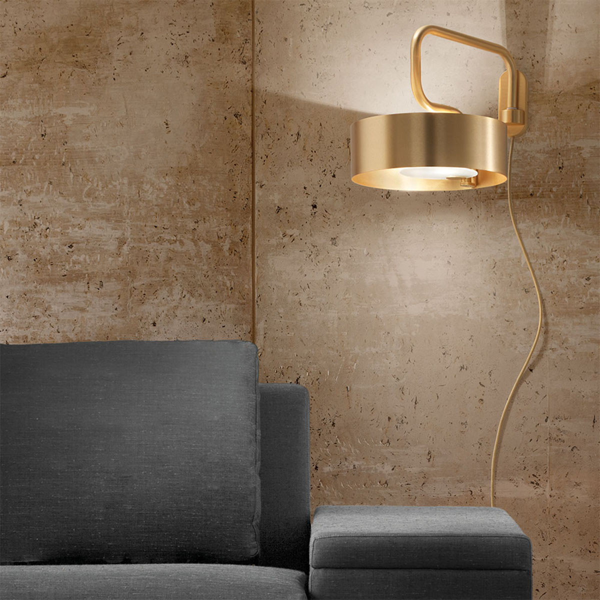 Sound A1 Wandleuchte, L: 30 cm, H: 30 cm, T: 45 cm, Gold gebürstet, Retrofit Sound A1 Wandleuchte, L: 30 cm, H: 30 cm, T: 45 cm, Messing gebürstet & Schwarz matt, LED-Modul