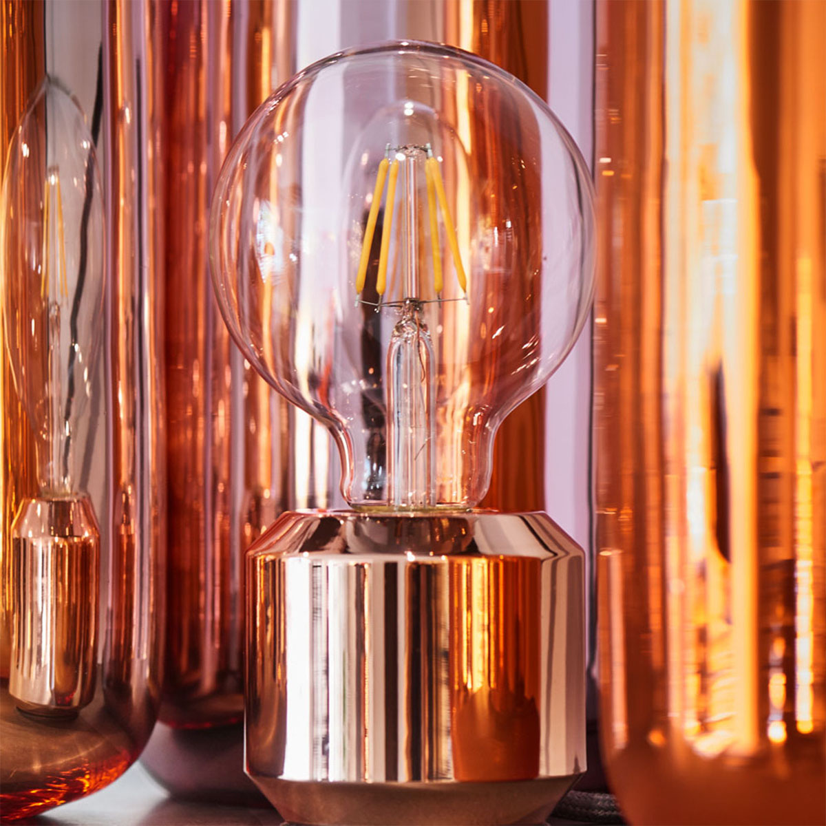 Oskar Tischleuchte, Ø: 8,2 cm, H: 7,7 cm, Schwarz matt Oskar Tischleuchte, Ø: 8,2 cm, H: 7,7 cm, Kupfer