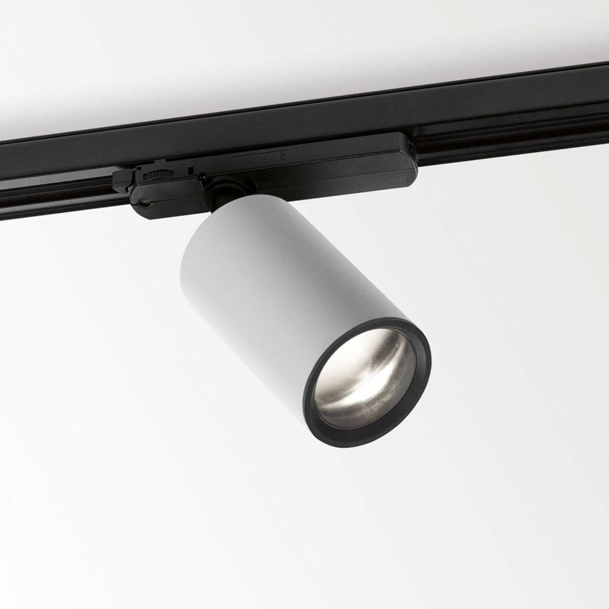 DeltaLight SPY FOCUS MP 927 ADM Schienenstrahler, Ø: 6,2 cm SPY FOCUS MP 927 ADM Schienenstrahler, Ø: 6,2 cm, Weiß, Extra-Warmweiß 2700K, nicht dimmbar – Ambiente Beleuchtung, Akzentbeleuchtung für Esszimmer, Abstrahlwinkel 12° - 45° DeltaLight SPY FOCUS MP 927 ADM Schienenstrahler, Ø: 6,2 cm SPY FOCUS MP 927 ADM Schienenstrahler, Ø: 6,2 cm, Weiß, Extra-Warmweiß 2700K, nicht dimmbar – Ambiente Beleuchtung, Akzentbeleuchtung für Esszimmer, Abstrahlwinkel 12° - 45°