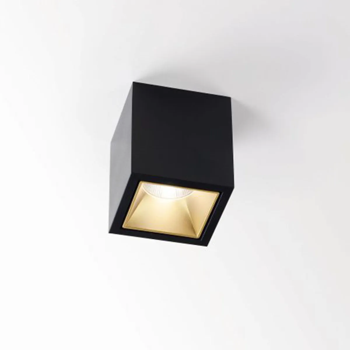 BOXY 2 L 92733 DIM8 Aufbaustrahler, L: 8 cm, B: 8 cm, Dim to Warm, Schwarz & Gold matt