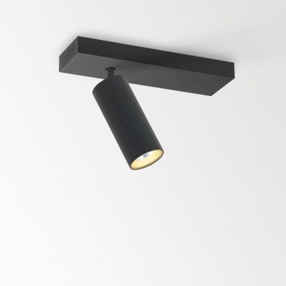 SPY 39 ON 1 92720 DIM8 Aufbaustrahler, Ø: 3,9 cm, L: 9,2 , Schwarz, Extra-Warmweiß 2700K, 20° SPY 39 ON 1 93040 DIM8 Aufbaustrahler, Ø: 3,9 cm, L: 9,2 , Schwarz, Warmweiß 3000K, 40°