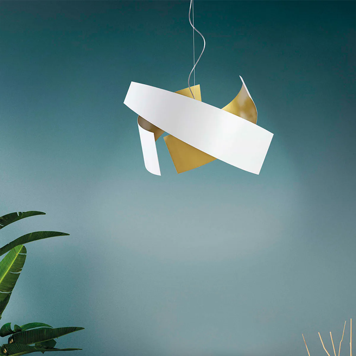 Ella S65 Pendelleuchte, Ø: 65 cm, H: 40 cm, Schwarz & Goldfarbe