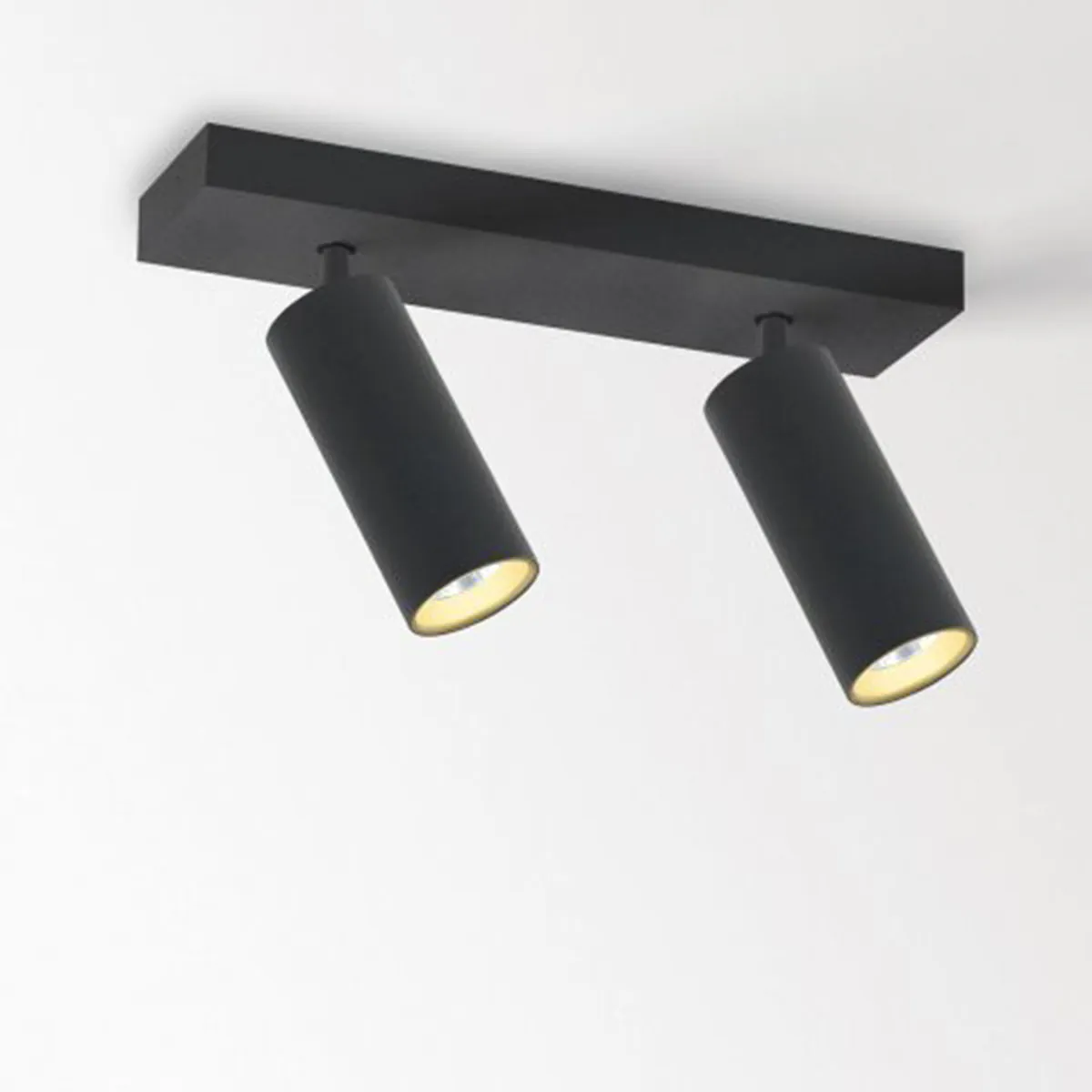 DeltaLight SPY 39 ON 2 92720 DIM8 Aufbaustrahler, Ø: 3,9 cm, L: 9,2 cm Schwarz, Extra-Warmweiß 2700K, 20° Schwarz Goldfarben Modern & neutral – hochwertige für Wohnzimmer schwenkbar & drehbar DeltaLight SPY 39 ON 2 93040 DIM8 Aufbaustrahler, Ø: 3,9 cm, L: 9,2 cm Schwarz, Warmweiß 3000K, 40° Schwarz Goldfarben Modern & neutral – exklusive für Wohnzimmer schwenkbar & drehbar