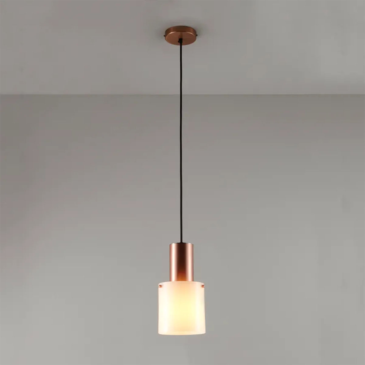 Walter Size 1 Pendelleuchte, Opal Glas & Kupfer, Ø: 15 cm