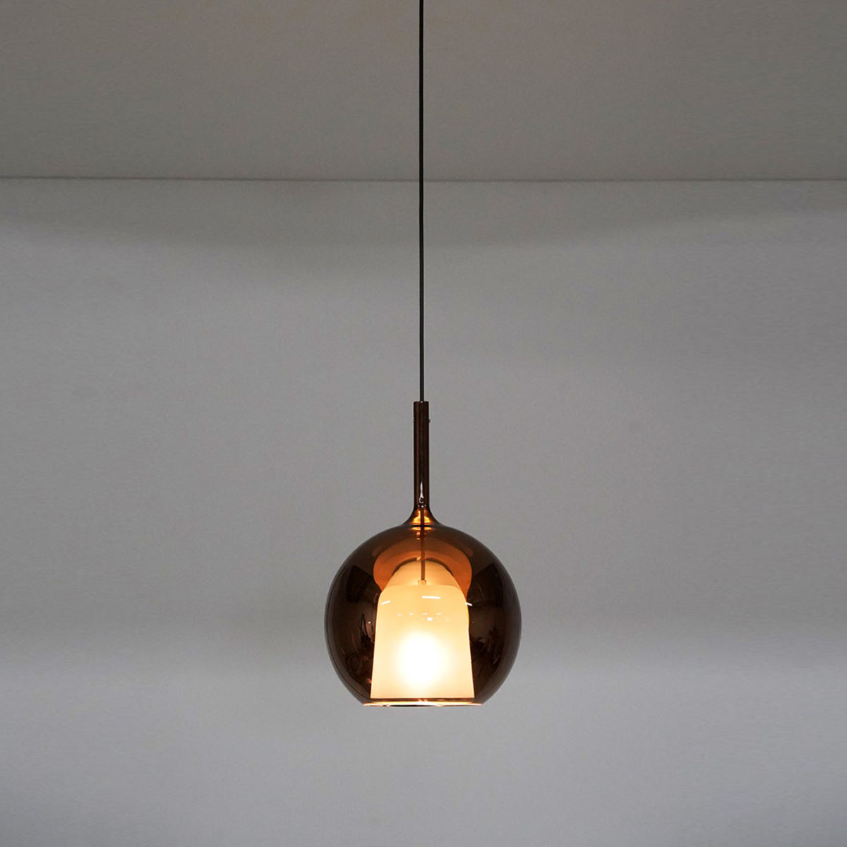 Penta Light Glo 0811-20 Mini Pendelleuchte Ø: 13 cm Glaspendel – Glasleuchte in Bronze Glas,, diffuse Beleuchtung, setzt ein Highlight im Esszimmer, ideal über Esstisch, Küche oder Wohnzimmer