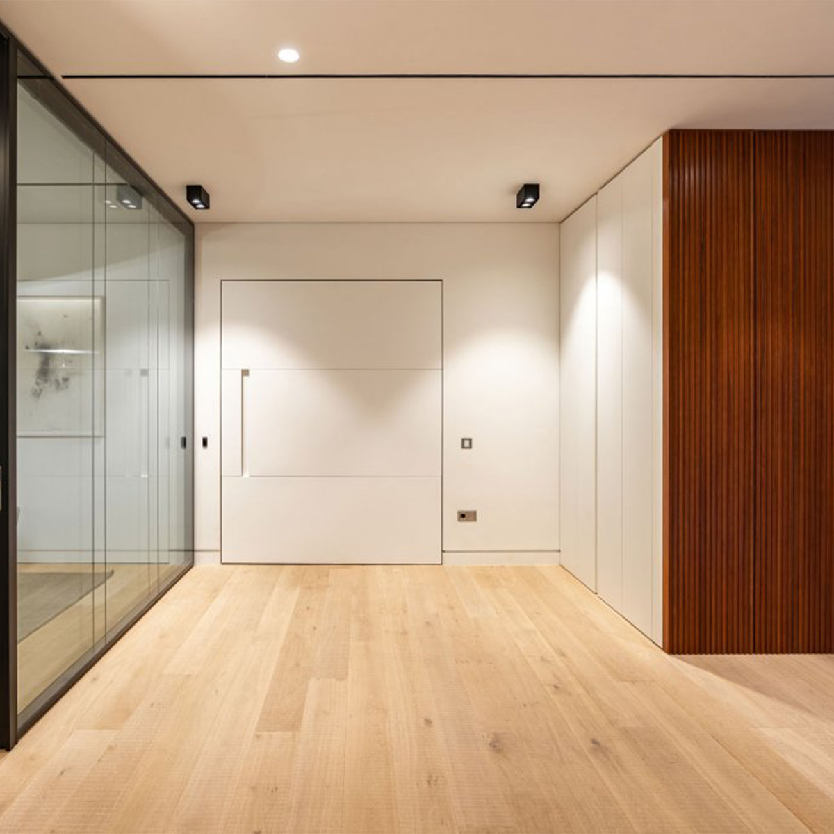 MINIGRID 67 ON 245 92718 DIM8 Aufbaustrahler, L: 15,4 cm, B: 8,2 cm, Schwarz, Extra-Warmweiß 2700K, 18° MINIGRID 67 ON 245 93037 DIM8 Aufbaustrahler, L: 15,4 cm, B: 8,2 cm, Weiß & Schwarz, Warmweiß 3000K, 37°