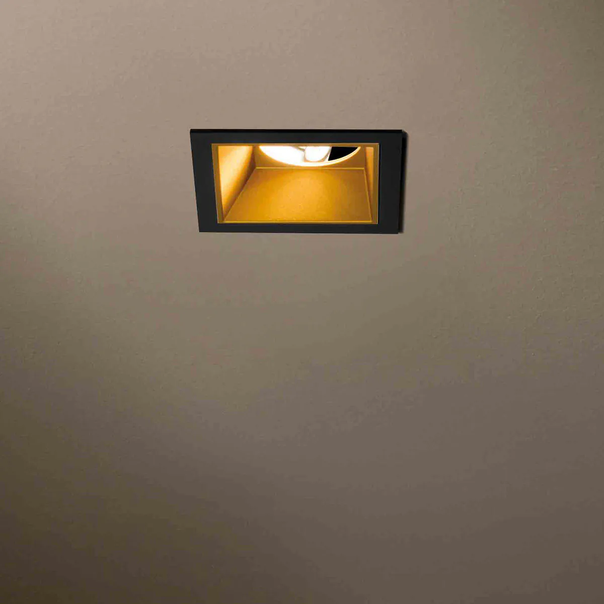 MIX 13W Square Einbaustrahler, Textured Black Front & Matt Gold Focus, 2700K