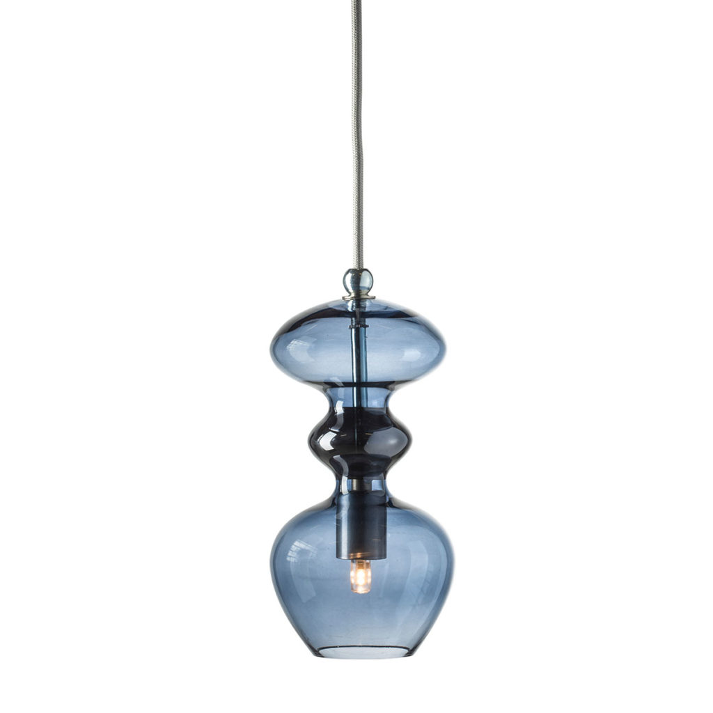 Ebb & Flow Futura Pendelleuchte S Ø 11 cm Futura Pendelleuchte S Ø 11 cm, Deep Blue Deep Blue Pendelleuchten – Ambiente Beleuchtung, stimmungsvolles Licht für Esszimmer