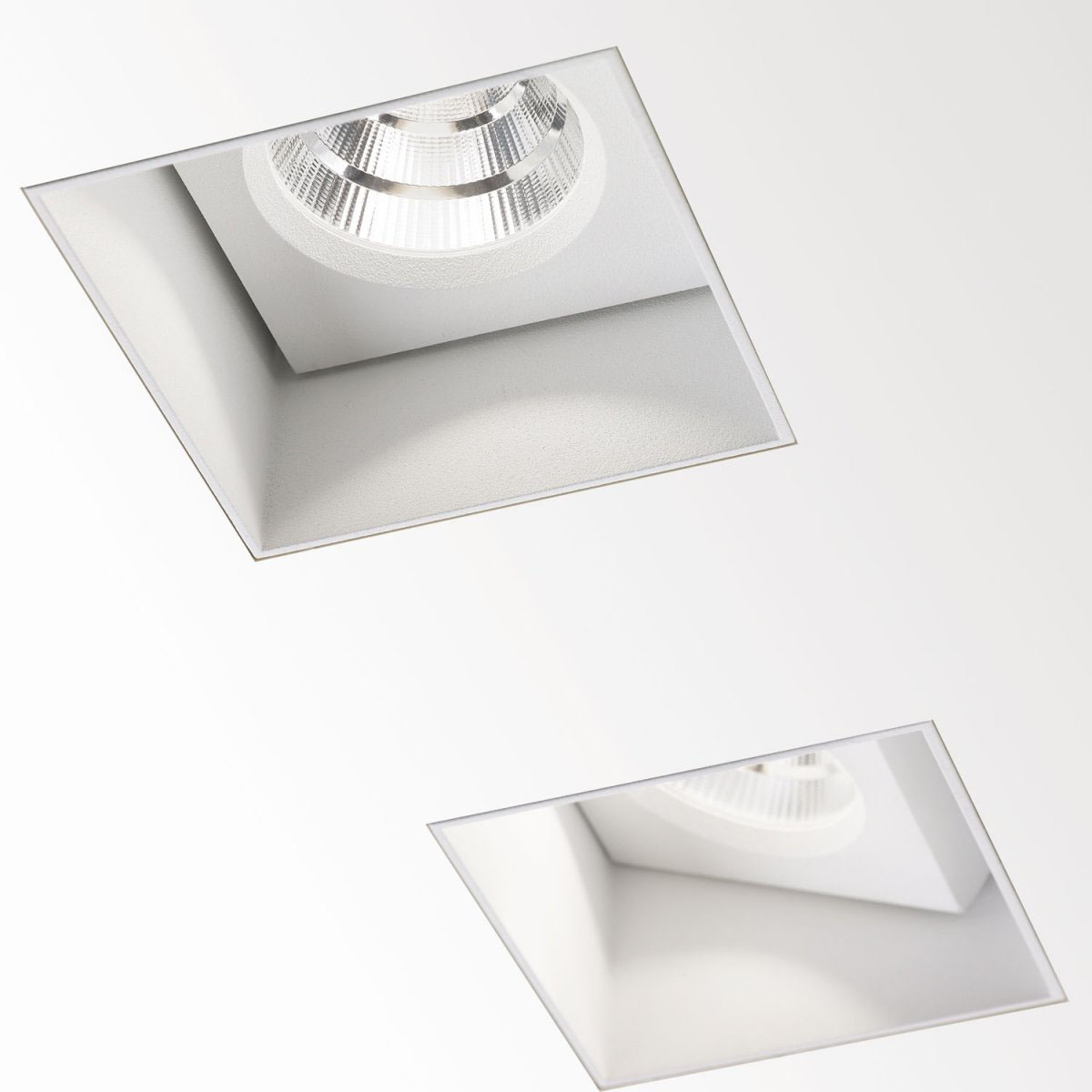 Moderne DeltaLight CARREE TRIMLESS OK LED 93033 Einbaustrahler, B: 7,7 cm, L: cm Weiß, Warmweiß 3000K Weiß Modern & neutral – Ambienteansicht für Küche, Abstrahlwinkel 33°