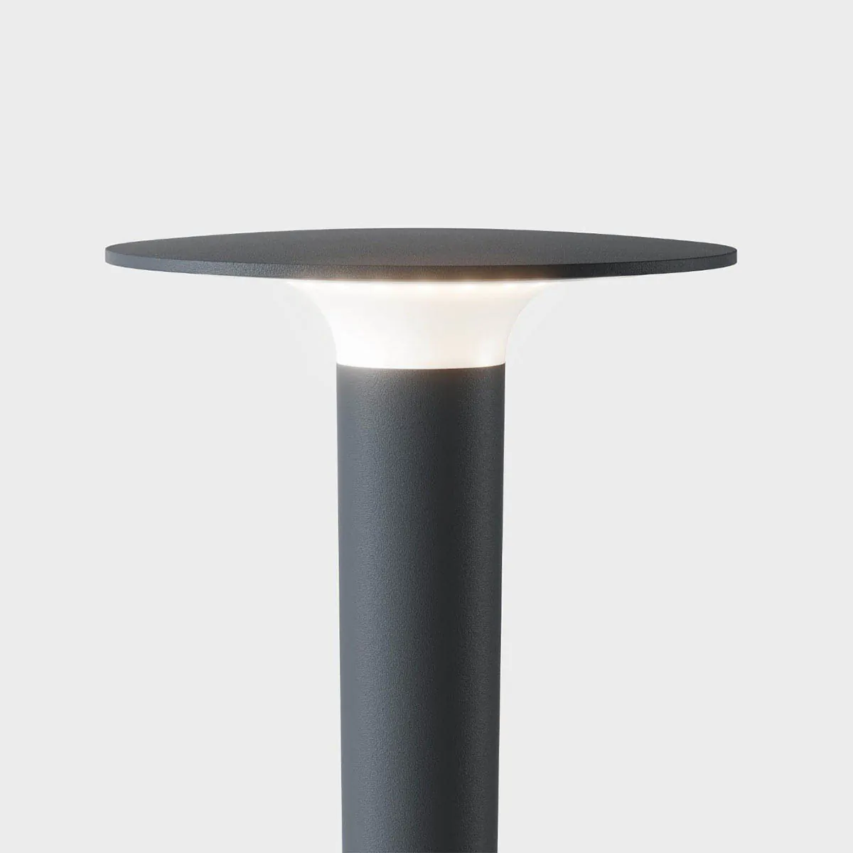 Detail der länglichen Erdspießleuchte schwarz