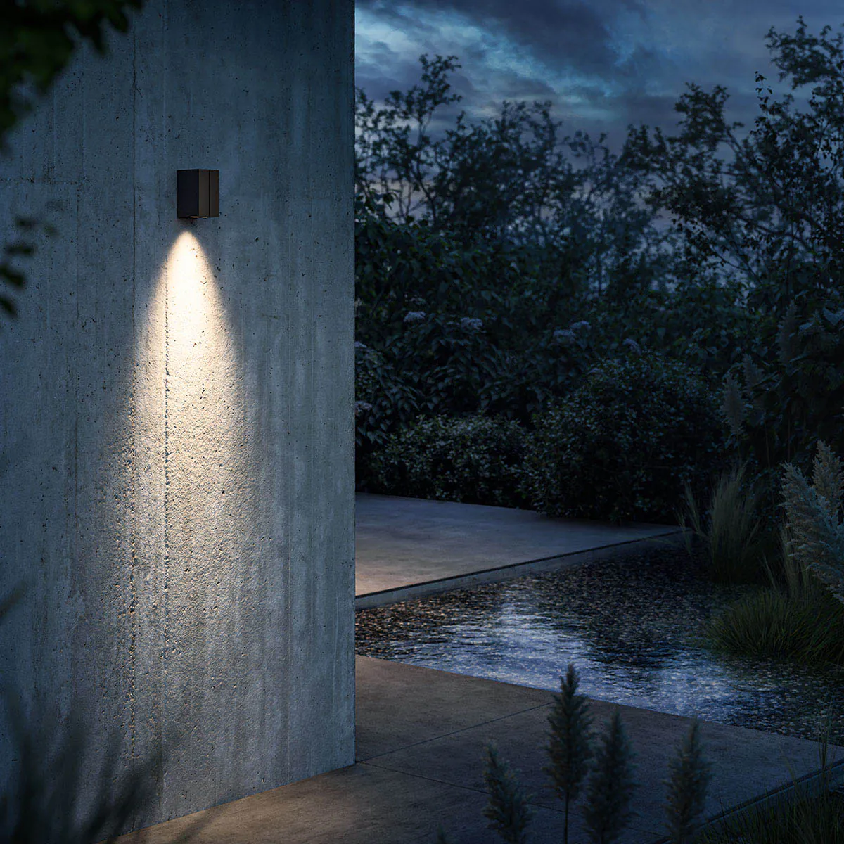 Rechteckige Wandleuchte für außen an der Wand befestigt