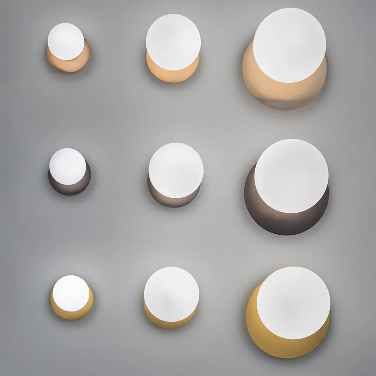 Pearl Wandleuchte, B: 24 cm, T: 25,5 cm, Gold von Vivida – geeignet für Flur oder Schlafzimmer, italienisches Design Pearl Wandleuchte, B: 24 cm, T: 25,5 cm, Bronze von Vivida – geeignet für Flur oder Schlafzimmer, italienisches Design